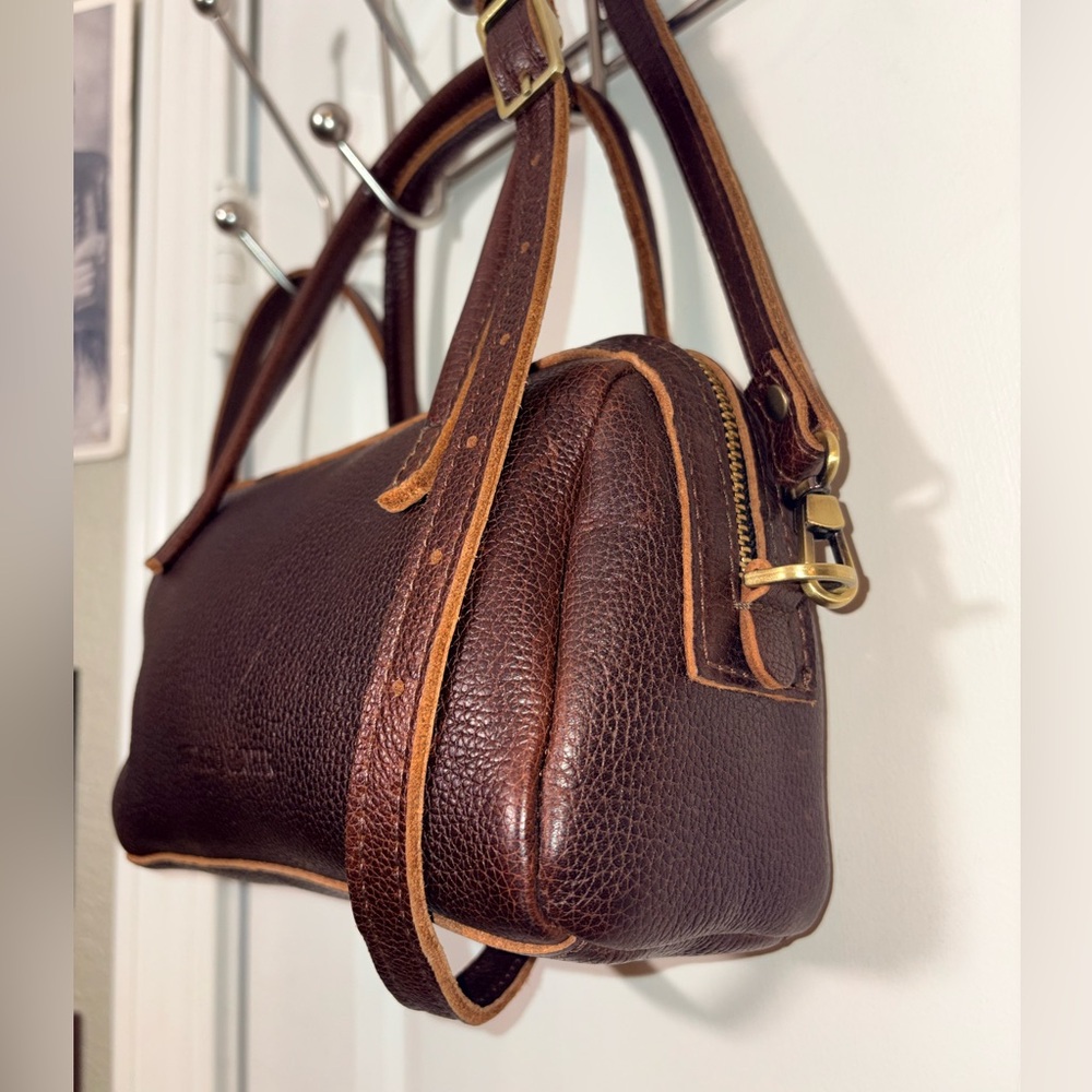 LIKE NEW Premium Portland Leather Small Sloan - Coldbrew Pebbled + Bonus Charm - Picture 4 of 16